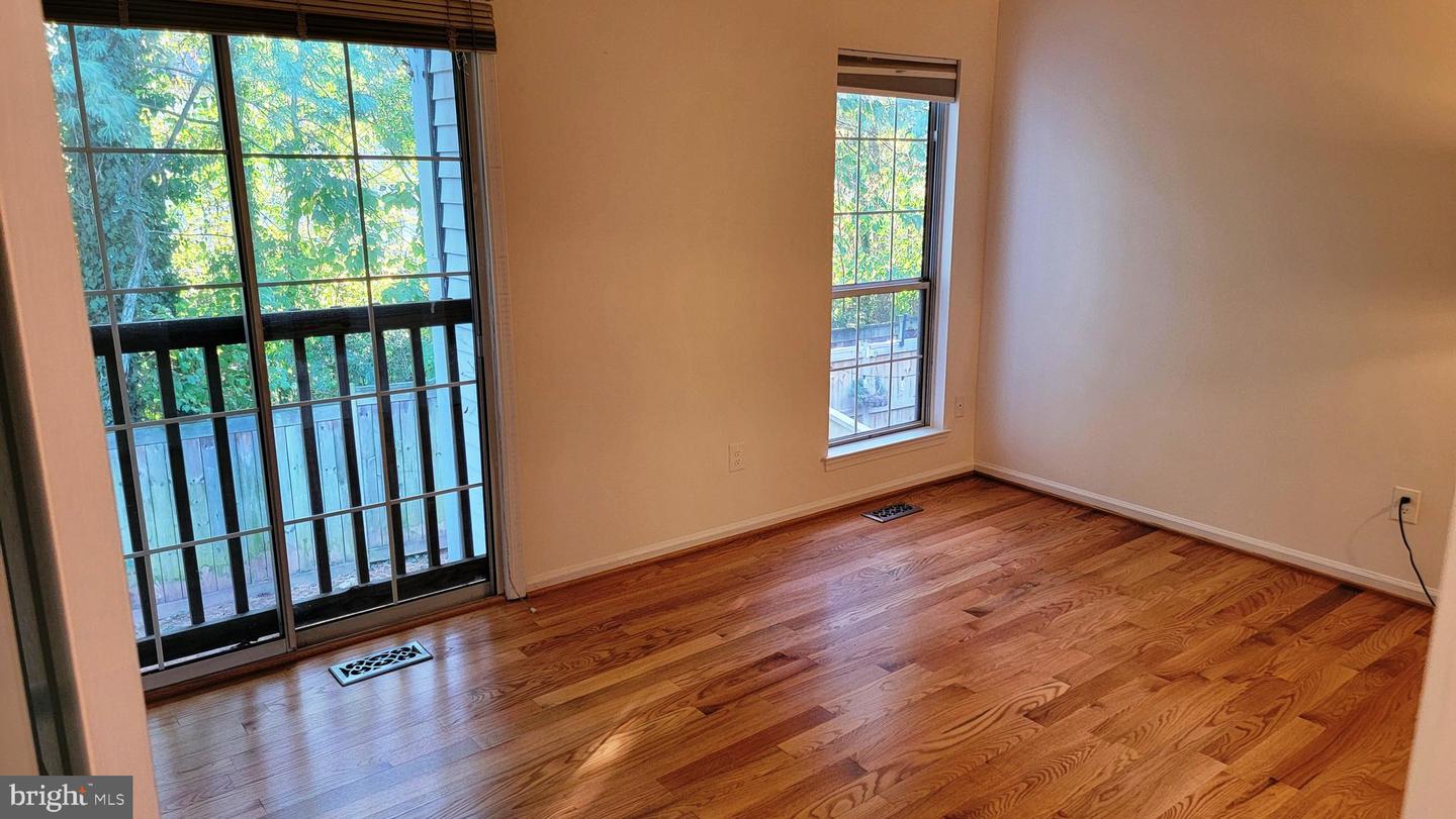 6167 STONEPATH CIR, CENTREVILLE, Virginia 20120, 3 Bedrooms Bedrooms, ,3 BathroomsBathrooms,Residential,For sale,6167 STONEPATH CIR,VAFX2268920 MLS # VAFX2268920