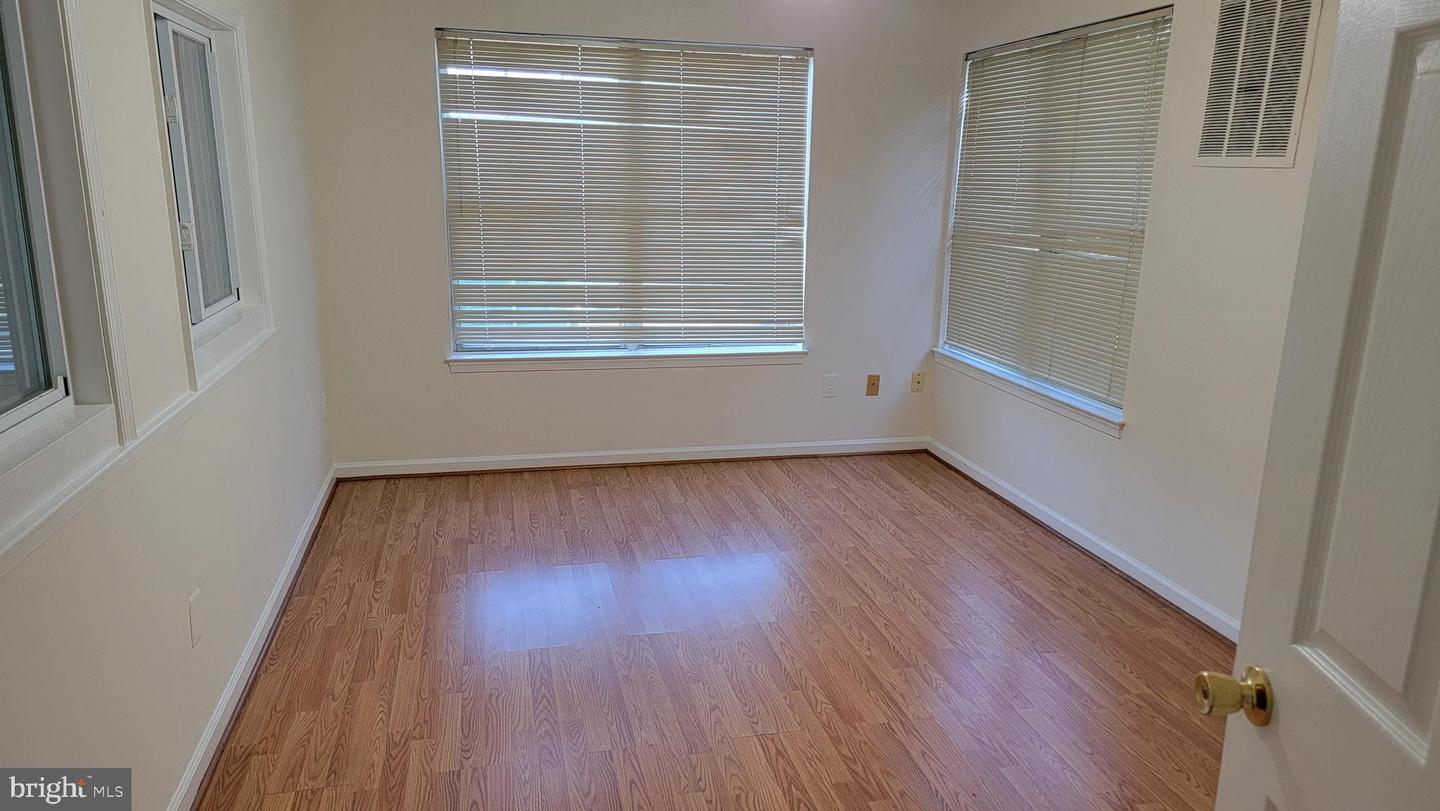 6167 STONEPATH CIR, CENTREVILLE, Virginia 20120, 3 Bedrooms Bedrooms, ,3 BathroomsBathrooms,Residential,For sale,6167 STONEPATH CIR,VAFX2268920 MLS # VAFX2268920