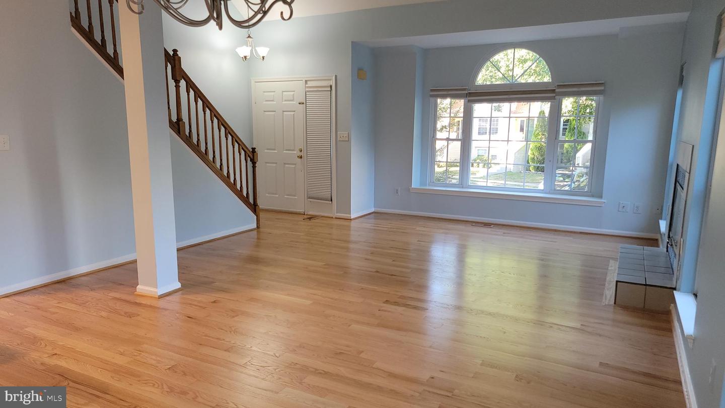 6167 STONEPATH CIR, CENTREVILLE, Virginia 20120, 3 Bedrooms Bedrooms, ,3 BathroomsBathrooms,Residential,For sale,6167 STONEPATH CIR,VAFX2268920 MLS # VAFX2268920