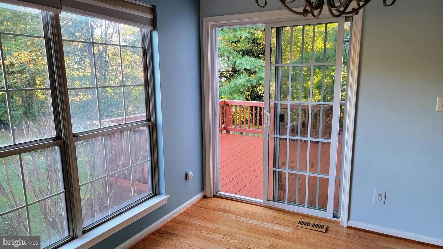 6167 STONEPATH CIR, CENTREVILLE, Virginia 20120, 3 Bedrooms Bedrooms, ,3 BathroomsBathrooms,Residential,For sale,6167 STONEPATH CIR,VAFX2268920 MLS # VAFX2268920