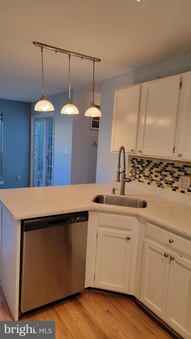 6167 STONEPATH CIR, CENTREVILLE, Virginia 20120, 3 Bedrooms Bedrooms, ,3 BathroomsBathrooms,Residential,For sale,6167 STONEPATH CIR,VAFX2268920 MLS # VAFX2268920