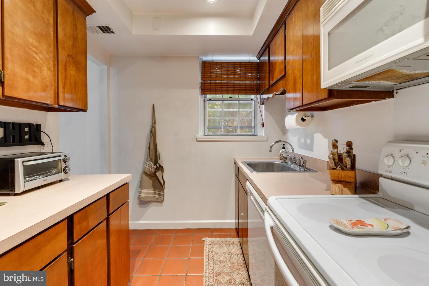 4849 28TH ST S #B, ARLINGTON, Virginia 22206, 2 Bedrooms Bedrooms, ,2 BathroomsBathrooms,Residential,For sale,4849 28TH ST S #B,VAAR2064110 MLS # VAAR2064110