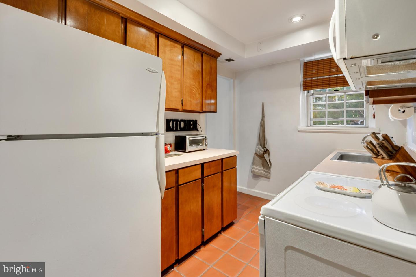4849 28TH ST S #B, ARLINGTON, Virginia 22206, 2 Bedrooms Bedrooms, ,2 BathroomsBathrooms,Residential,For sale,4849 28TH ST S #B,VAAR2064110 MLS # VAAR2064110
