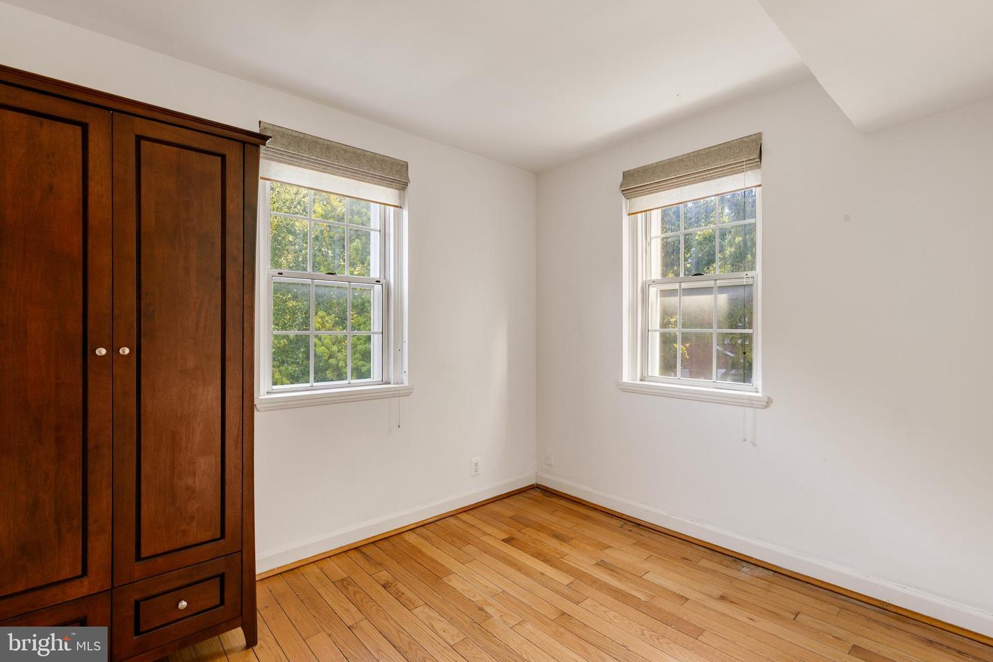 4849 28TH ST S #B, ARLINGTON, Virginia 22206, 2 Bedrooms Bedrooms, ,2 BathroomsBathrooms,Residential,For sale,4849 28TH ST S #B,VAAR2064110 MLS # VAAR2064110