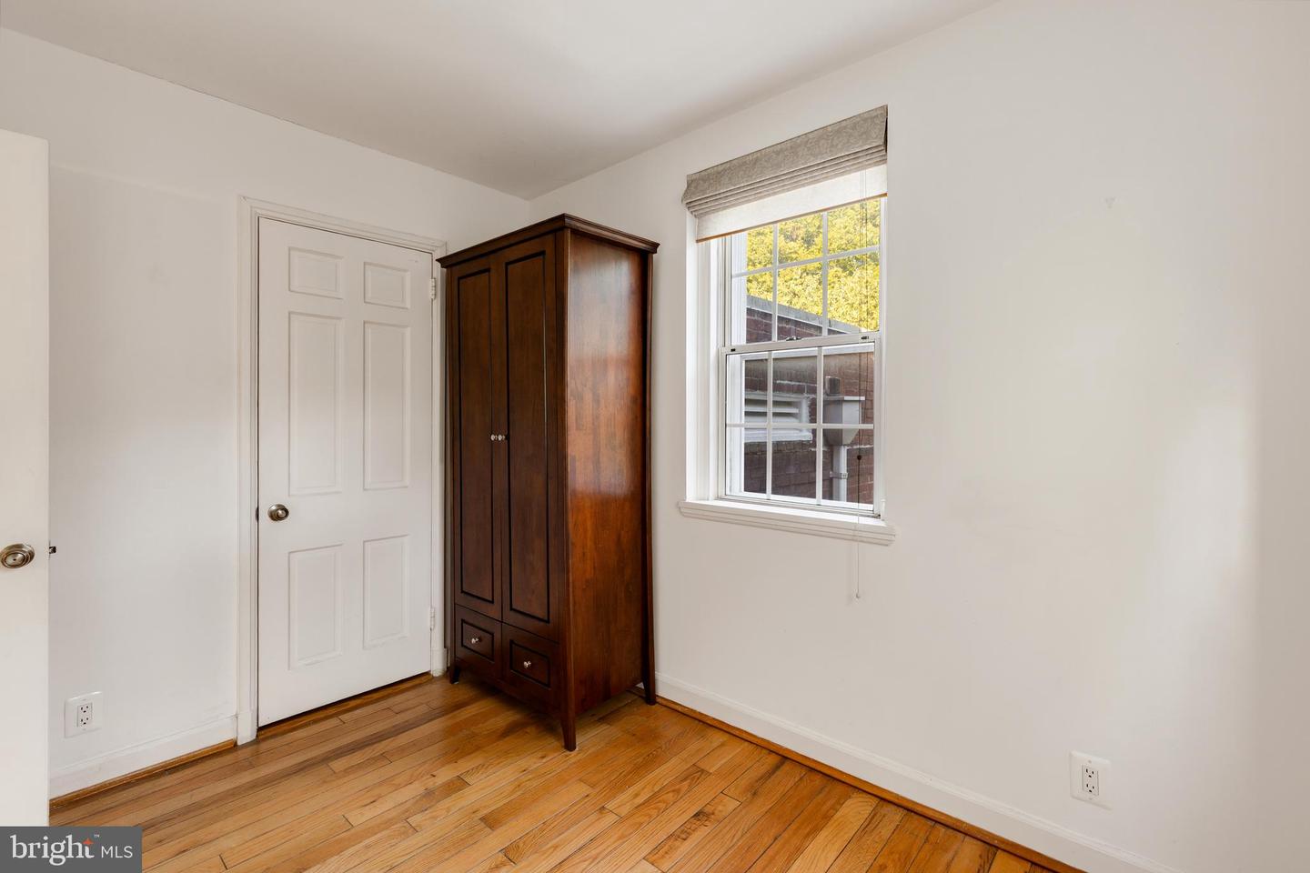 4849 28TH ST S #B, ARLINGTON, Virginia 22206, 2 Bedrooms Bedrooms, ,2 BathroomsBathrooms,Residential,For sale,4849 28TH ST S #B,VAAR2064110 MLS # VAAR2064110