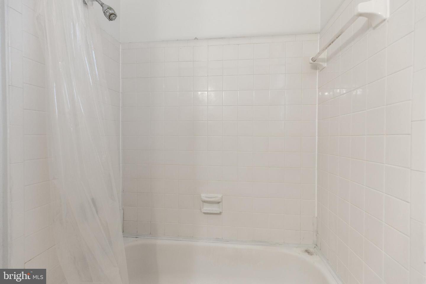 4849 28TH ST S #B, ARLINGTON, Virginia 22206, 2 Bedrooms Bedrooms, ,2 BathroomsBathrooms,Residential,For sale,4849 28TH ST S #B,VAAR2064110 MLS # VAAR2064110