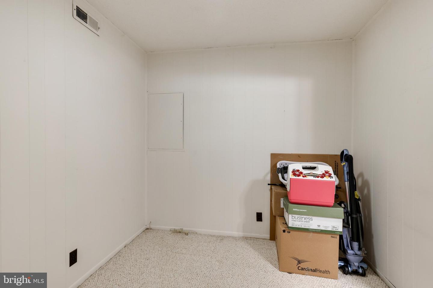 4849 28TH ST S #B, ARLINGTON, Virginia 22206, 2 Bedrooms Bedrooms, ,2 BathroomsBathrooms,Residential,For sale,4849 28TH ST S #B,VAAR2064110 MLS # VAAR2064110