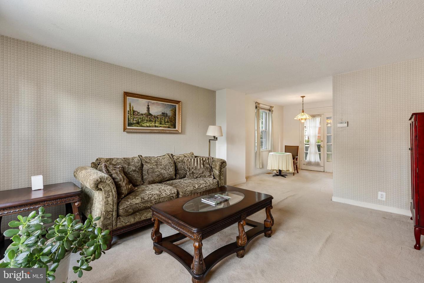 4849 28TH ST S #B, ARLINGTON, Virginia 22206, 2 Bedrooms Bedrooms, ,2 BathroomsBathrooms,Residential,For sale,4849 28TH ST S #B,VAAR2064110 MLS # VAAR2064110