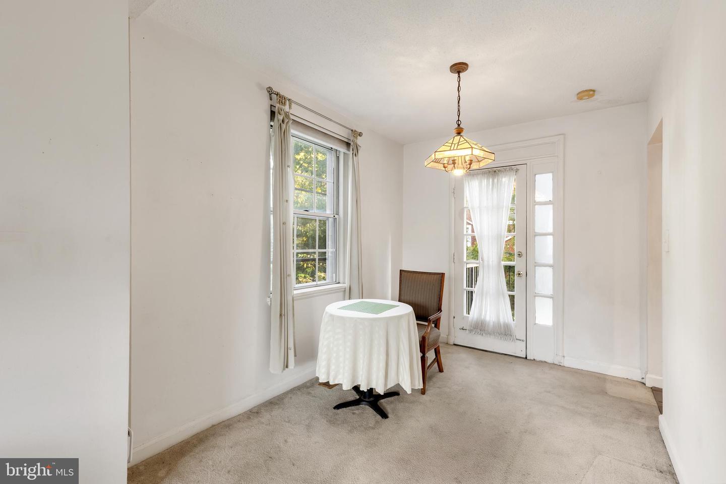 4849 28TH ST S #B, ARLINGTON, Virginia 22206, 2 Bedrooms Bedrooms, ,2 BathroomsBathrooms,Residential,For sale,4849 28TH ST S #B,VAAR2064110 MLS # VAAR2064110