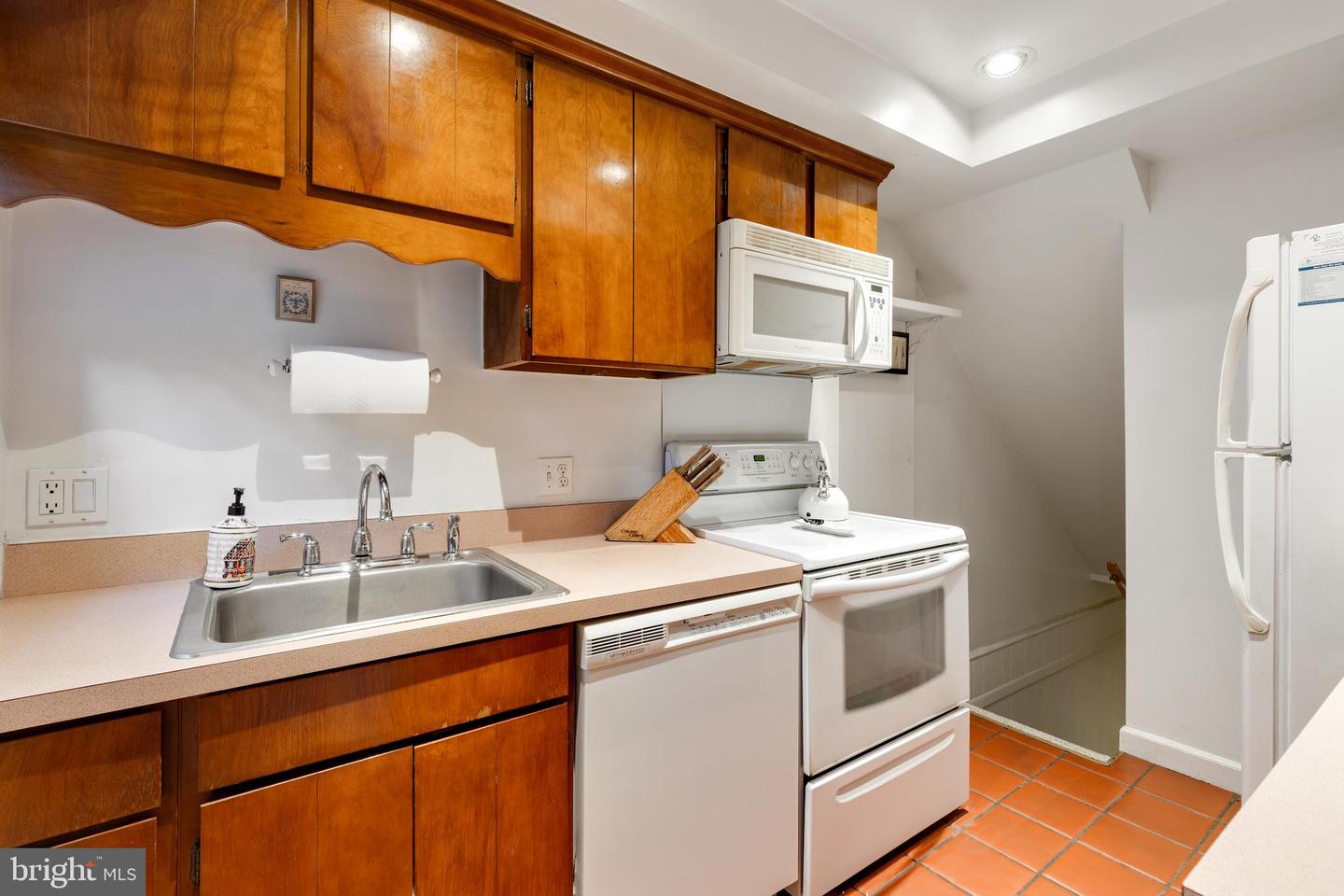 4849 28TH ST S #B, ARLINGTON, Virginia 22206, 2 Bedrooms Bedrooms, ,2 BathroomsBathrooms,Residential,For sale,4849 28TH ST S #B,VAAR2064110 MLS # VAAR2064110