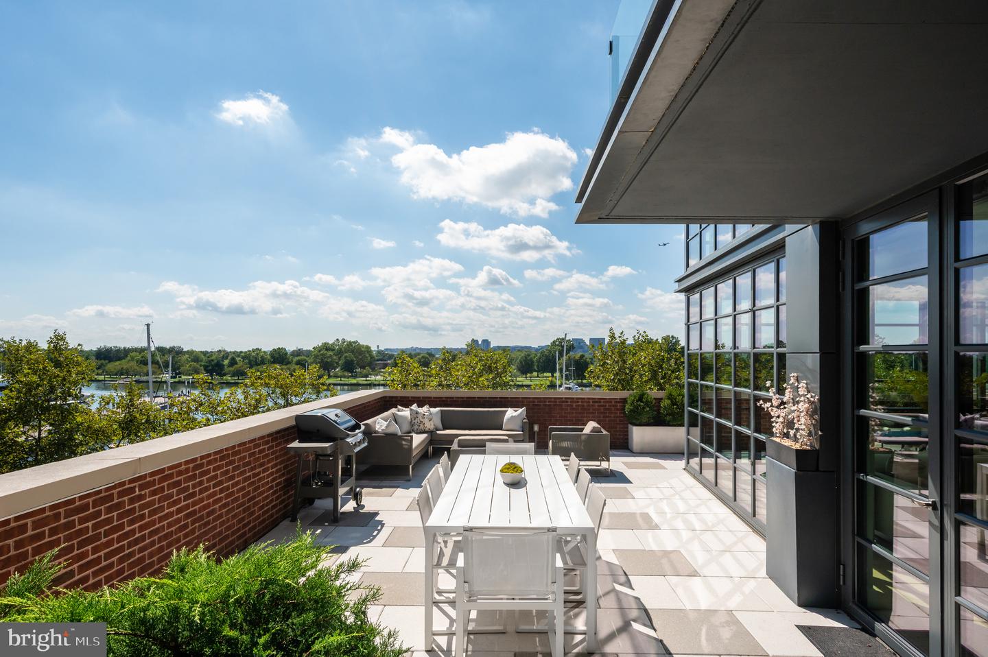 45 SUTTON SQ SW #306, WASHINGTON, District Of Columbia 20024, 3 Bedrooms Bedrooms, ,2 BathroomsBathrooms,Residential,For sale,45 SUTTON SQ SW #306,DCDC2223868 MLS # DCDC2223868