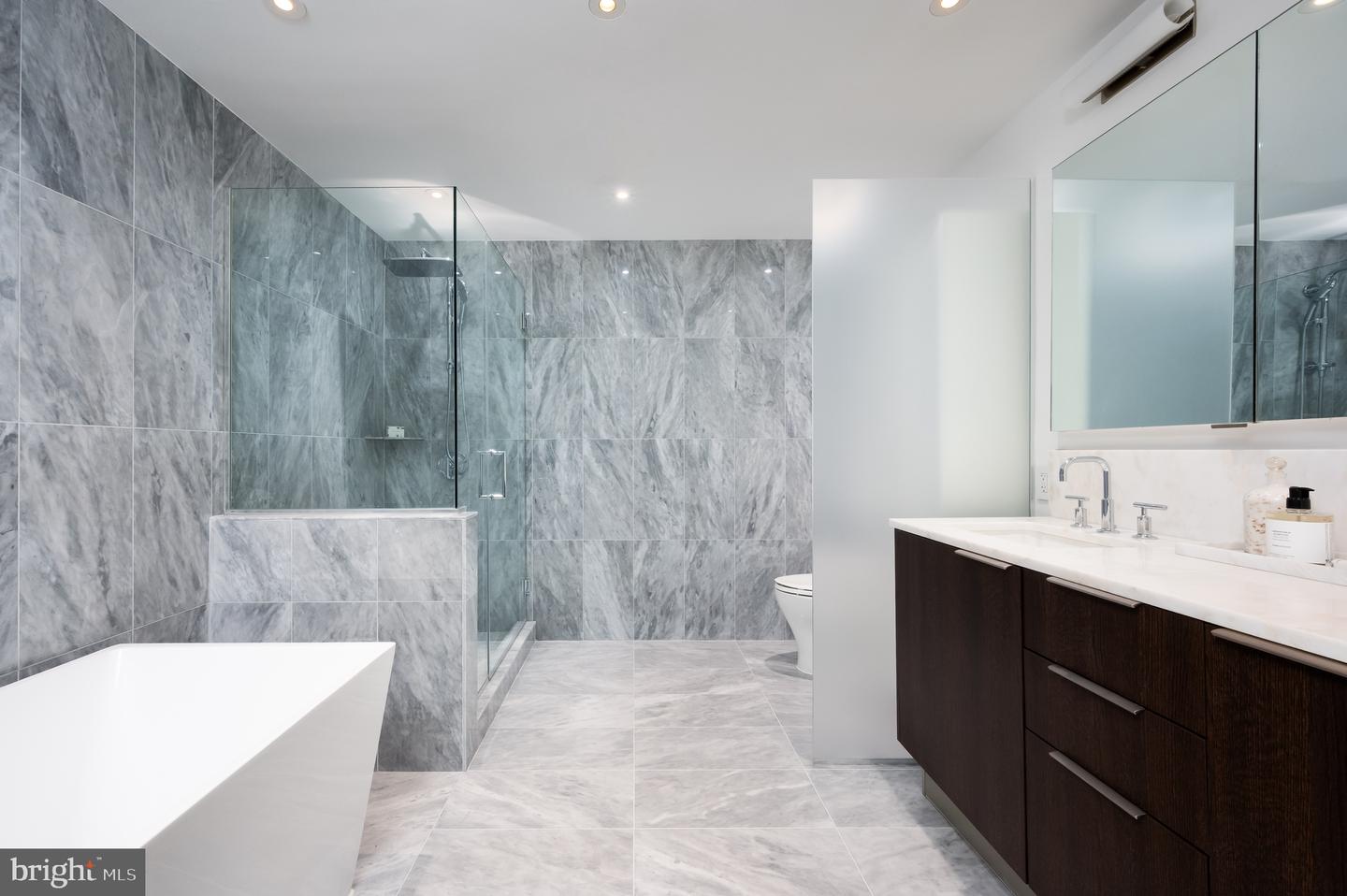 45 SUTTON SQ SW #306, WASHINGTON, District Of Columbia 20024, 3 Bedrooms Bedrooms, ,2 BathroomsBathrooms,Residential,For sale,45 SUTTON SQ SW #306,DCDC2223868 MLS # DCDC2223868