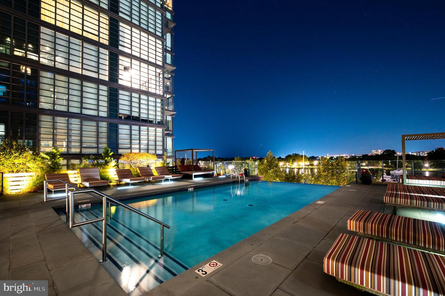 45 SUTTON SQ SW #306, WASHINGTON, District Of Columbia 20024, 3 Bedrooms Bedrooms, ,2 BathroomsBathrooms,Residential,For sale,45 SUTTON SQ SW #306,DCDC2223868 MLS # DCDC2223868