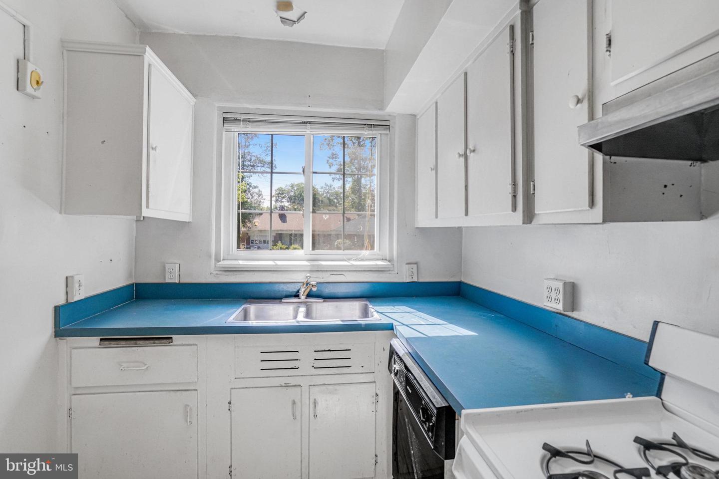 1119 BEVERLEY DR, ALEXANDRIA, Virginia 22302, 2 Bedrooms Bedrooms, ,1 BathroomBathrooms,Residential,For sale,1119 BEVERLEY DR,VAAX2050104 MLS # VAAX2050104