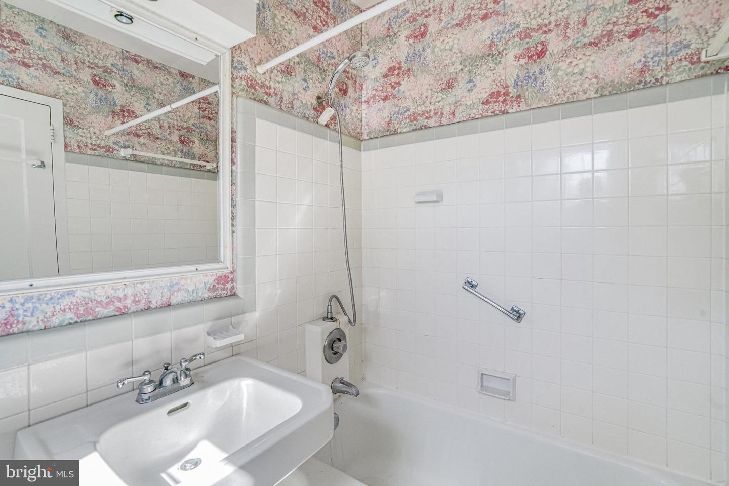 1119 BEVERLEY DR, ALEXANDRIA, Virginia 22302, 2 Bedrooms Bedrooms, ,1 BathroomBathrooms,Residential,For sale,1119 BEVERLEY DR,VAAX2050104 MLS # VAAX2050104