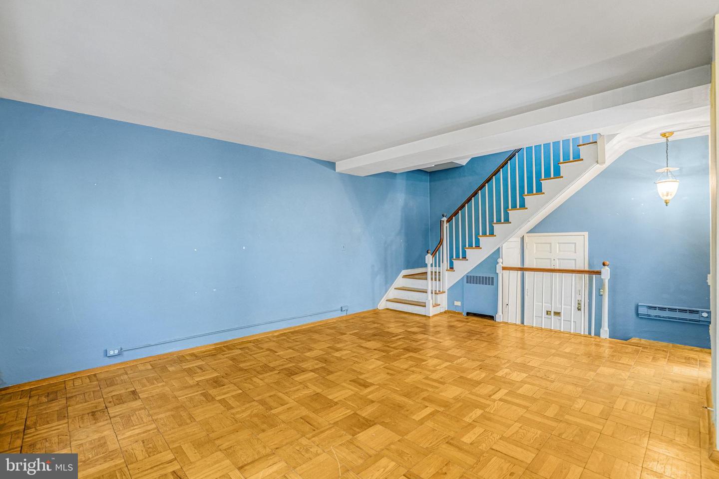 1119 BEVERLEY DR, ALEXANDRIA, Virginia 22302, 2 Bedrooms Bedrooms, ,1 BathroomBathrooms,Residential,For sale,1119 BEVERLEY DR,VAAX2050104 MLS # VAAX2050104