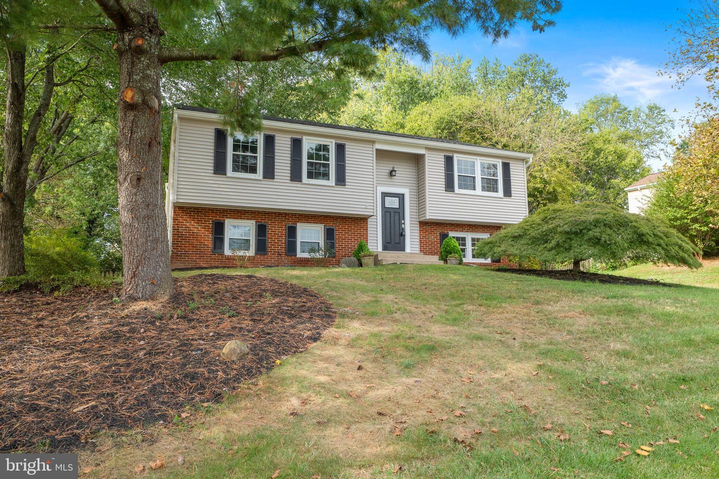 6230 HIDDEN CANYON RD, CENTREVILLE, Virginia 20120, 4 Bedrooms Bedrooms, ,2 BathroomsBathrooms,Residential,For sale,6230 HIDDEN CANYON RD,VAFX2269226 MLS # VAFX2269226