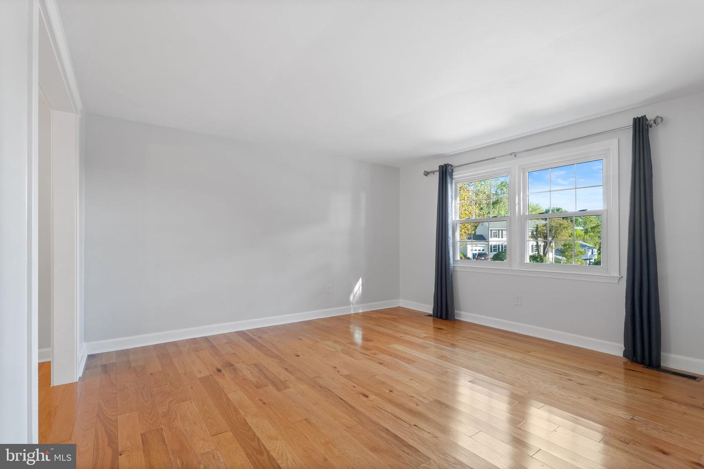 6230 HIDDEN CANYON RD, CENTREVILLE, Virginia 20120, 4 Bedrooms Bedrooms, ,2 BathroomsBathrooms,Residential,For sale,6230 HIDDEN CANYON RD,VAFX2269226 MLS # VAFX2269226
