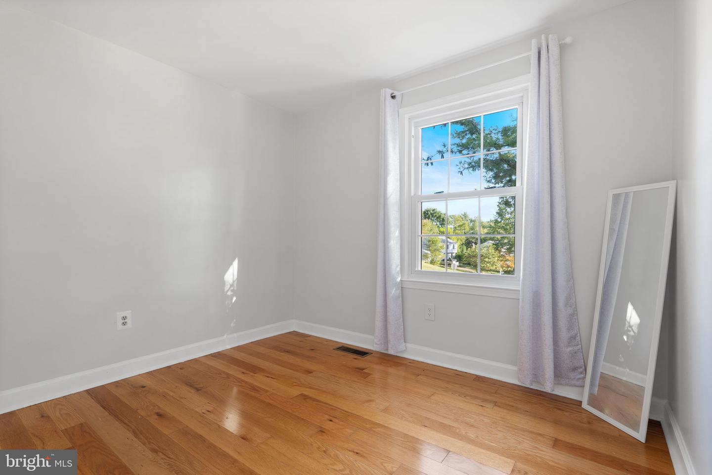 6230 HIDDEN CANYON RD, CENTREVILLE, Virginia 20120, 4 Bedrooms Bedrooms, ,2 BathroomsBathrooms,Residential,For sale,6230 HIDDEN CANYON RD,VAFX2269226 MLS # VAFX2269226