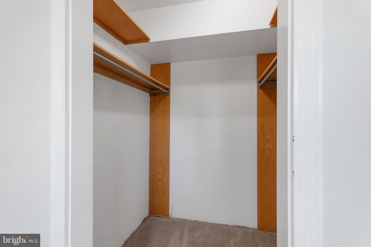 6230 HIDDEN CANYON RD, CENTREVILLE, Virginia 20120, 4 Bedrooms Bedrooms, ,2 BathroomsBathrooms,Residential,For sale,6230 HIDDEN CANYON RD,VAFX2269226 MLS # VAFX2269226