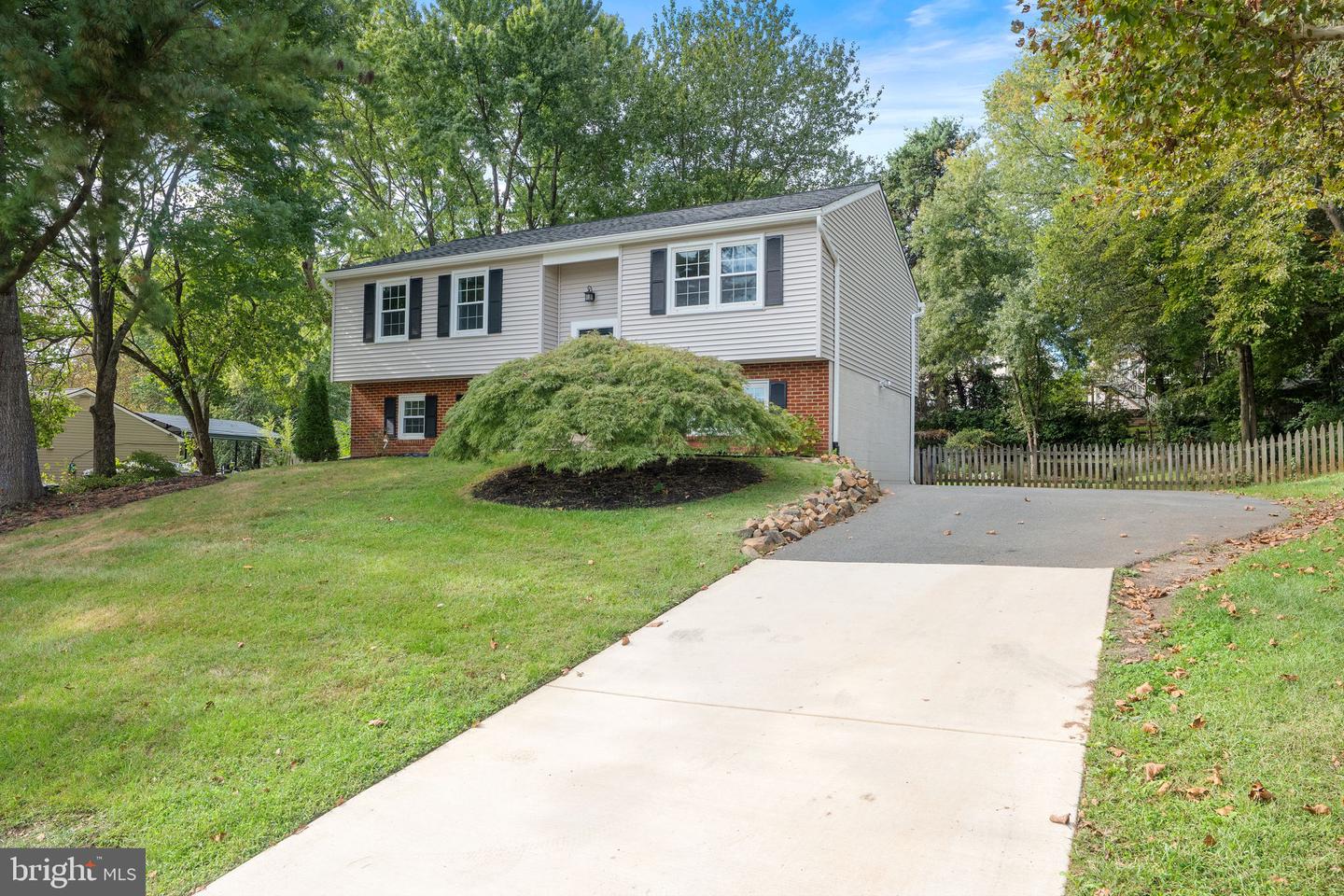 6230 HIDDEN CANYON RD, CENTREVILLE, Virginia 20120, 4 Bedrooms Bedrooms, ,2 BathroomsBathrooms,Residential,For sale,6230 HIDDEN CANYON RD,VAFX2269226 MLS # VAFX2269226