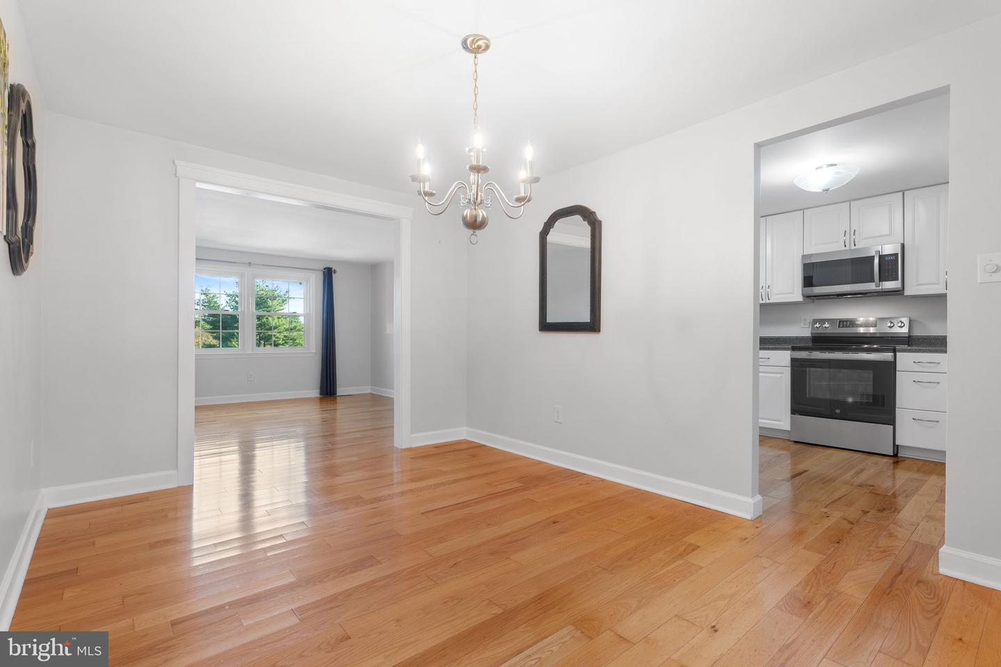 6230 HIDDEN CANYON RD, CENTREVILLE, Virginia 20120, 4 Bedrooms Bedrooms, ,2 BathroomsBathrooms,Residential,For sale,6230 HIDDEN CANYON RD,VAFX2269226 MLS # VAFX2269226