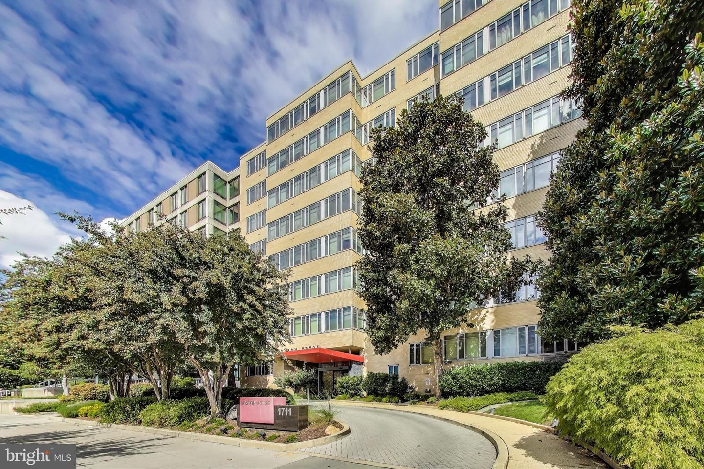 1711 MASSACHUSETTS AVE NW #810, WASHINGTON, District Of Columbia 20036, ,1 BathroomBathrooms,Residential,For sale,1711 MASSACHUSETTS AVE NW #810,DCDC2224230 MLS # DCDC2224230