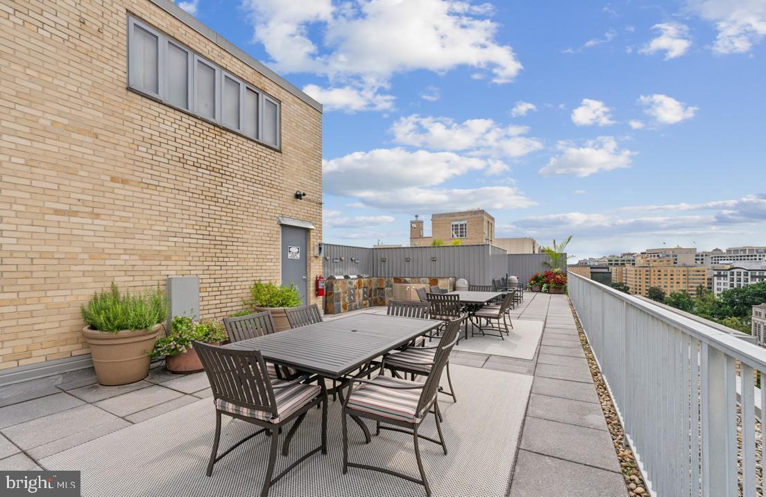 1711 MASSACHUSETTS AVE NW #810, WASHINGTON, District Of Columbia 20036, ,1 BathroomBathrooms,Residential,For sale,1711 MASSACHUSETTS AVE NW #810,DCDC2224230 MLS # DCDC2224230