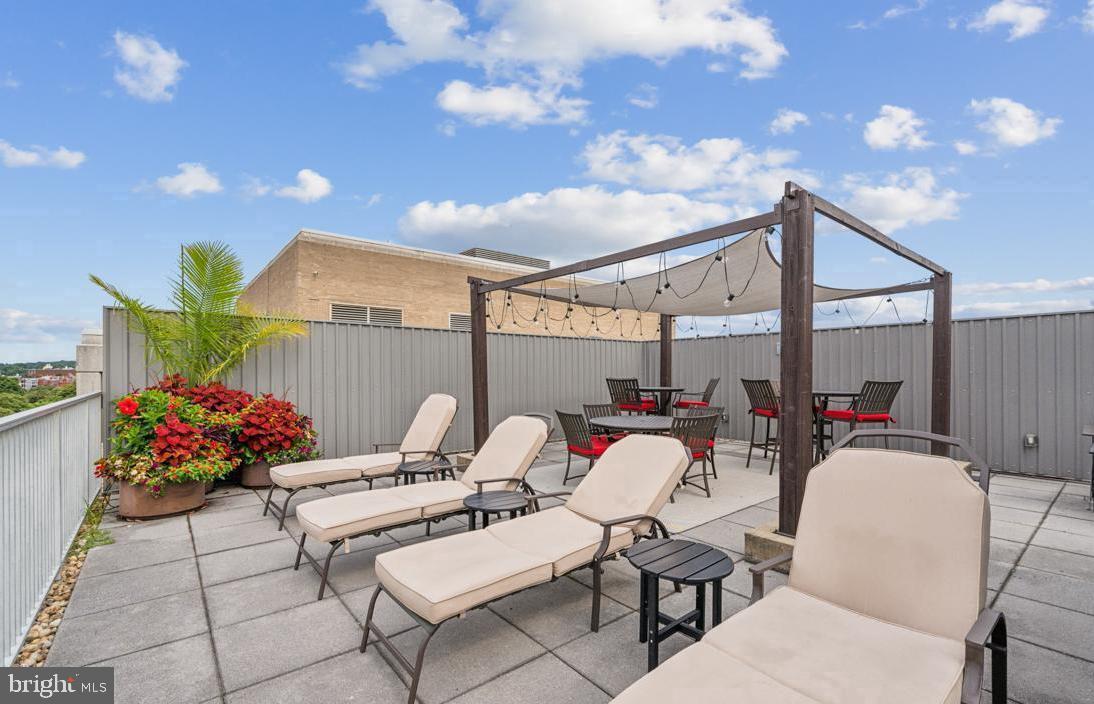 1711 MASSACHUSETTS AVE NW #810, WASHINGTON, District Of Columbia 20036, ,1 BathroomBathrooms,Residential,For sale,1711 MASSACHUSETTS AVE NW #810,DCDC2224230 MLS # DCDC2224230