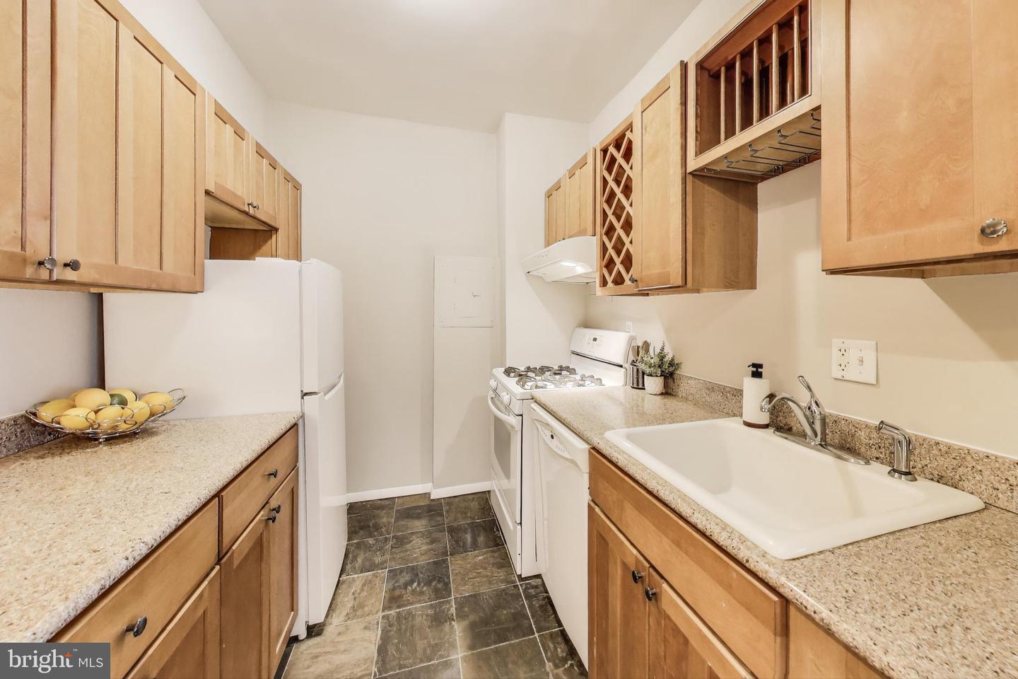 1711 MASSACHUSETTS AVE NW #810, WASHINGTON, District Of Columbia 20036, ,1 BathroomBathrooms,Residential,For sale,1711 MASSACHUSETTS AVE NW #810,DCDC2224230 MLS # DCDC2224230