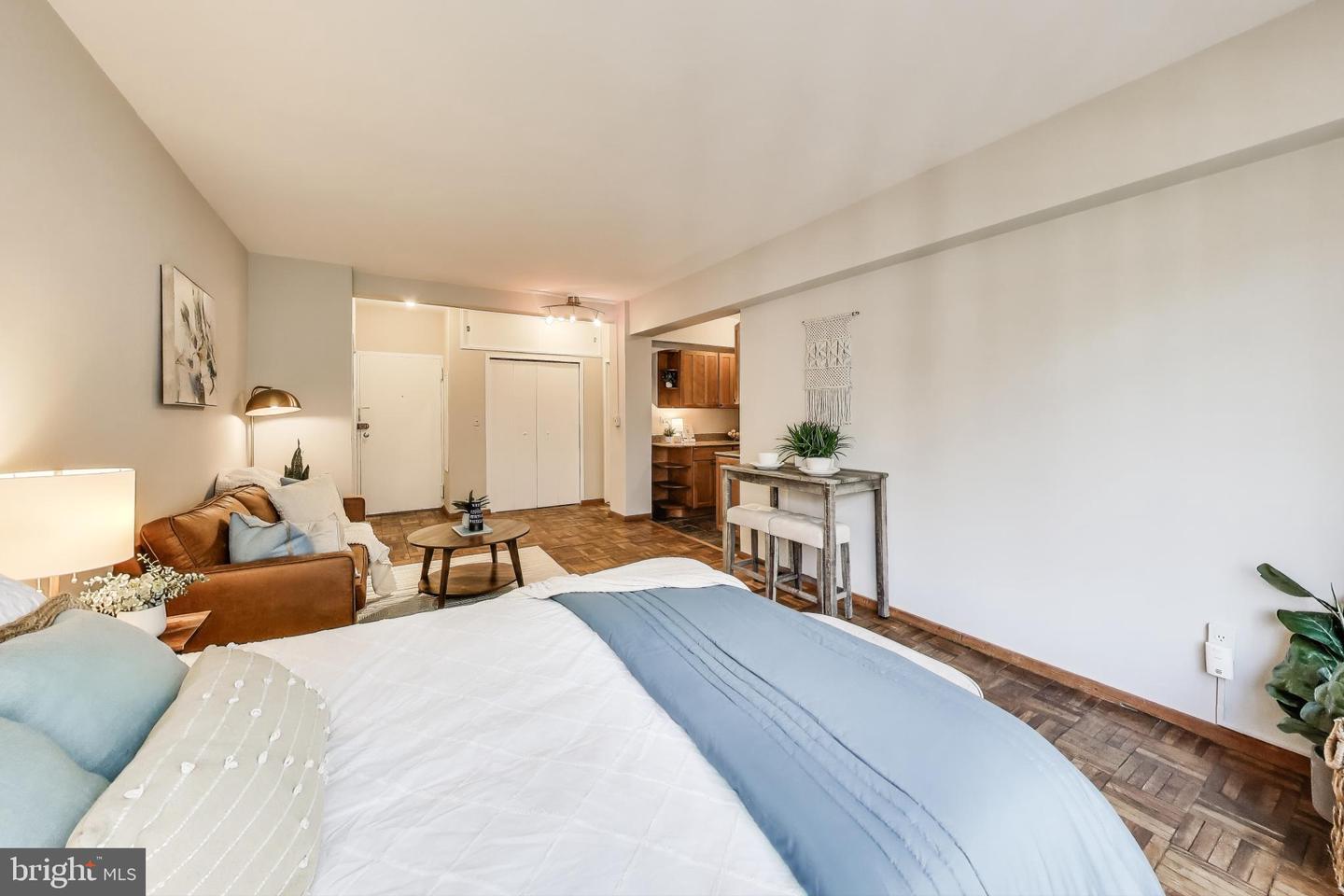 1711 MASSACHUSETTS AVE NW #810, WASHINGTON, District Of Columbia 20036, ,1 BathroomBathrooms,Residential,For sale,1711 MASSACHUSETTS AVE NW #810,DCDC2224230 MLS # DCDC2224230