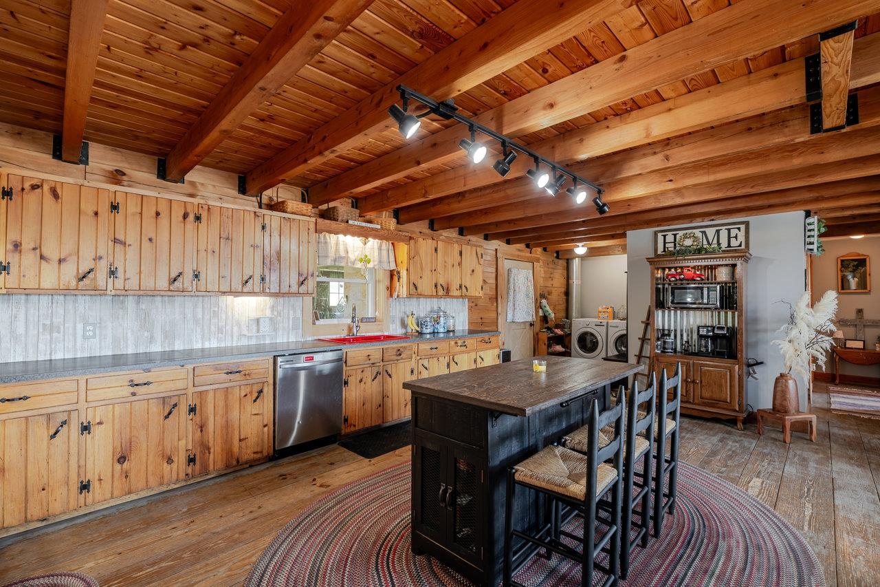 12012 HOLLAR SCHOOL RD, LINVILLE, Virginia 22834, 3 Bedrooms Bedrooms, ,2 BathroomsBathrooms,Residential,Armentrout Property,12012 HOLLAR SCHOOL RD,668846 MLS # 668846