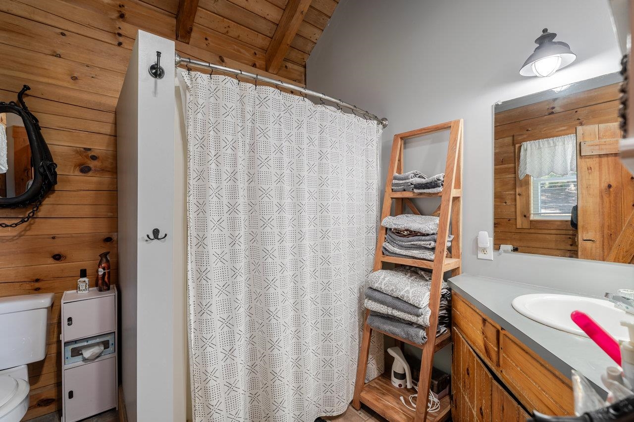 12012 HOLLAR SCHOOL RD, LINVILLE, Virginia 22834, 3 Bedrooms Bedrooms, ,2 BathroomsBathrooms,Residential,Armentrout Property,12012 HOLLAR SCHOOL RD,668846 MLS # 668846