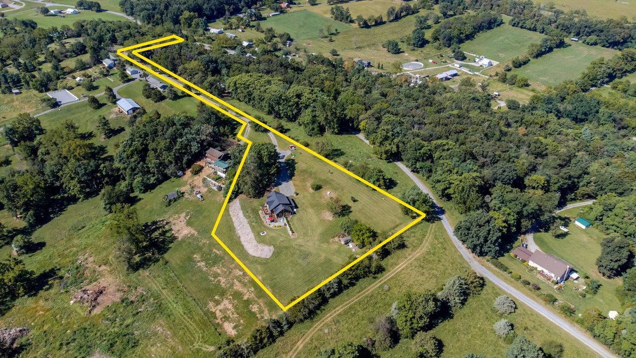 12012 HOLLAR SCHOOL RD, LINVILLE, Virginia 22834, 3 Bedrooms Bedrooms, ,2 BathroomsBathrooms,Residential,Armentrout Property,12012 HOLLAR SCHOOL RD,668846 MLS # 668846