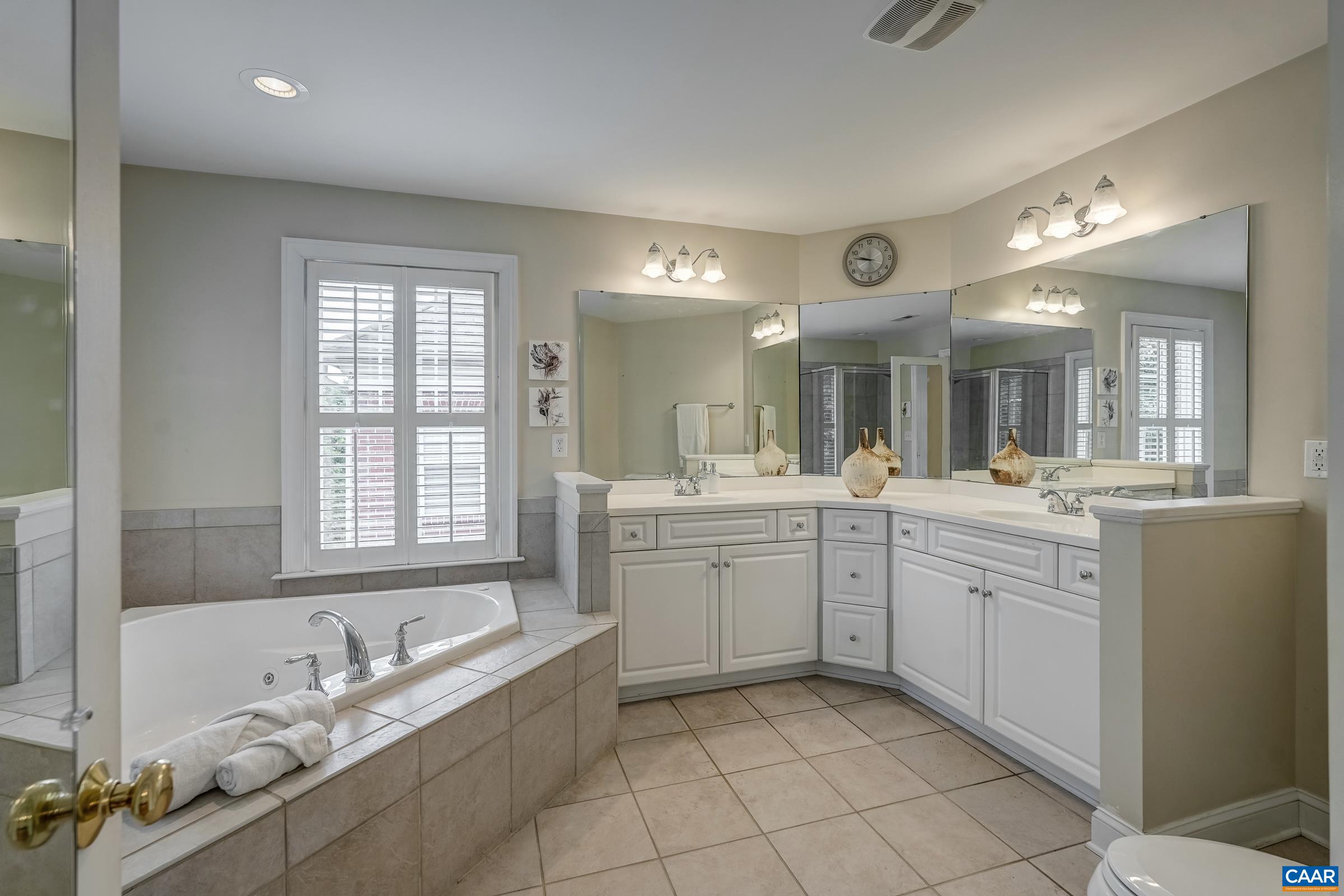 997 GLENWOOD STATION LN, CHARLOTTESVILLE, Virginia 22901, 4 Bedrooms Bedrooms, ,3 BathroomsBathrooms,Residential,997 GLENWOOD STATION LN,669590 MLS # 669590
