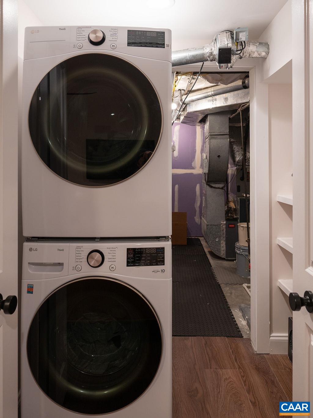 Washer and dryer convey