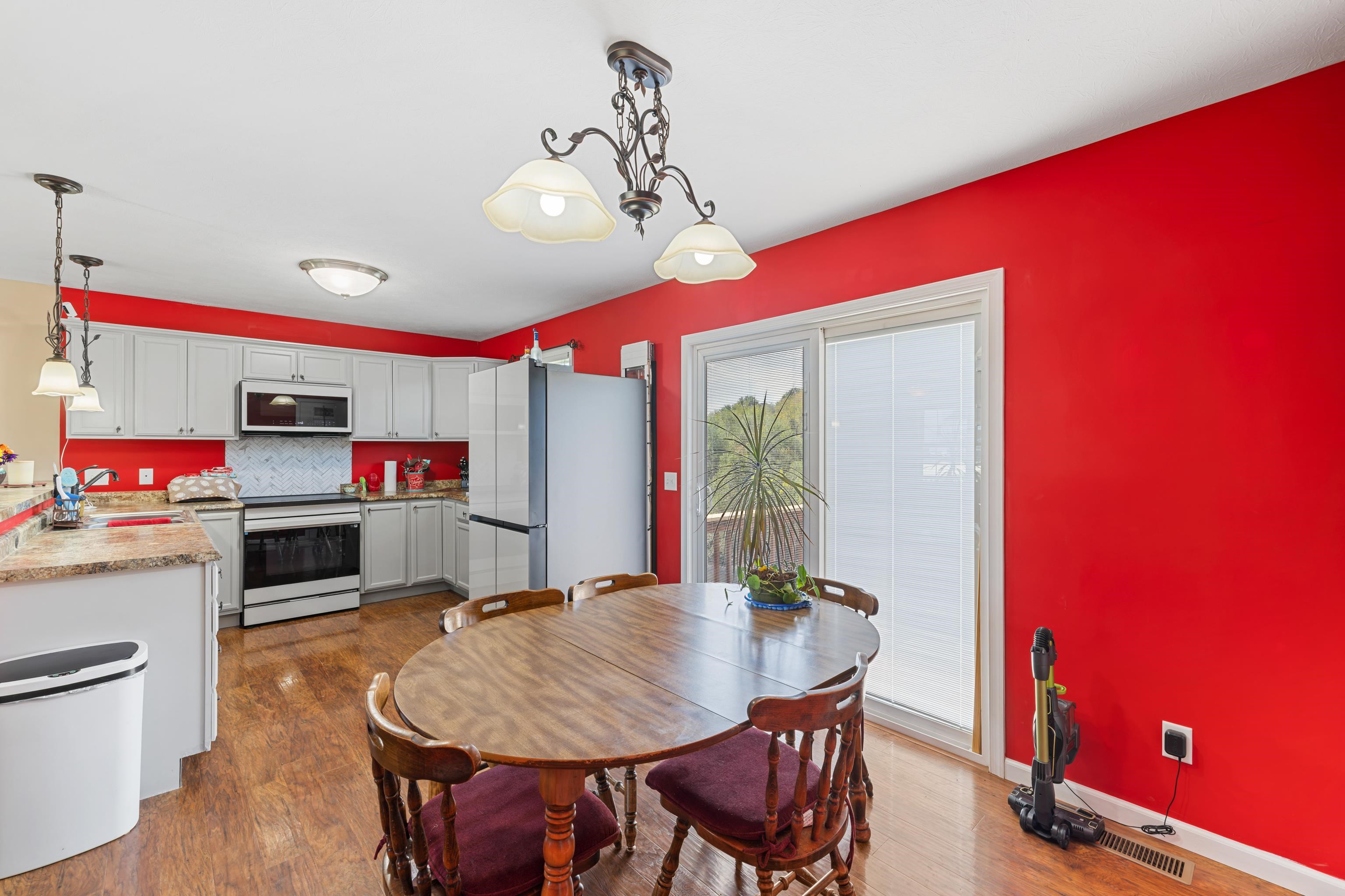 51 THOROUGHBRED CIR, LEXINGTON, Virginia 24450, 3 Bedrooms Bedrooms, ,2 BathroomsBathrooms,Residential,51 THOROUGHBRED CIR,669687 MLS # 669687 51 THOROUGHBRED CIR, LEXINGTON, Virginia 24450, 3 Bedrooms Bedrooms, ,2 BathroomsBathrooms,Residential,51 THOROUGHBRED CIR,669687 MLS # 669687