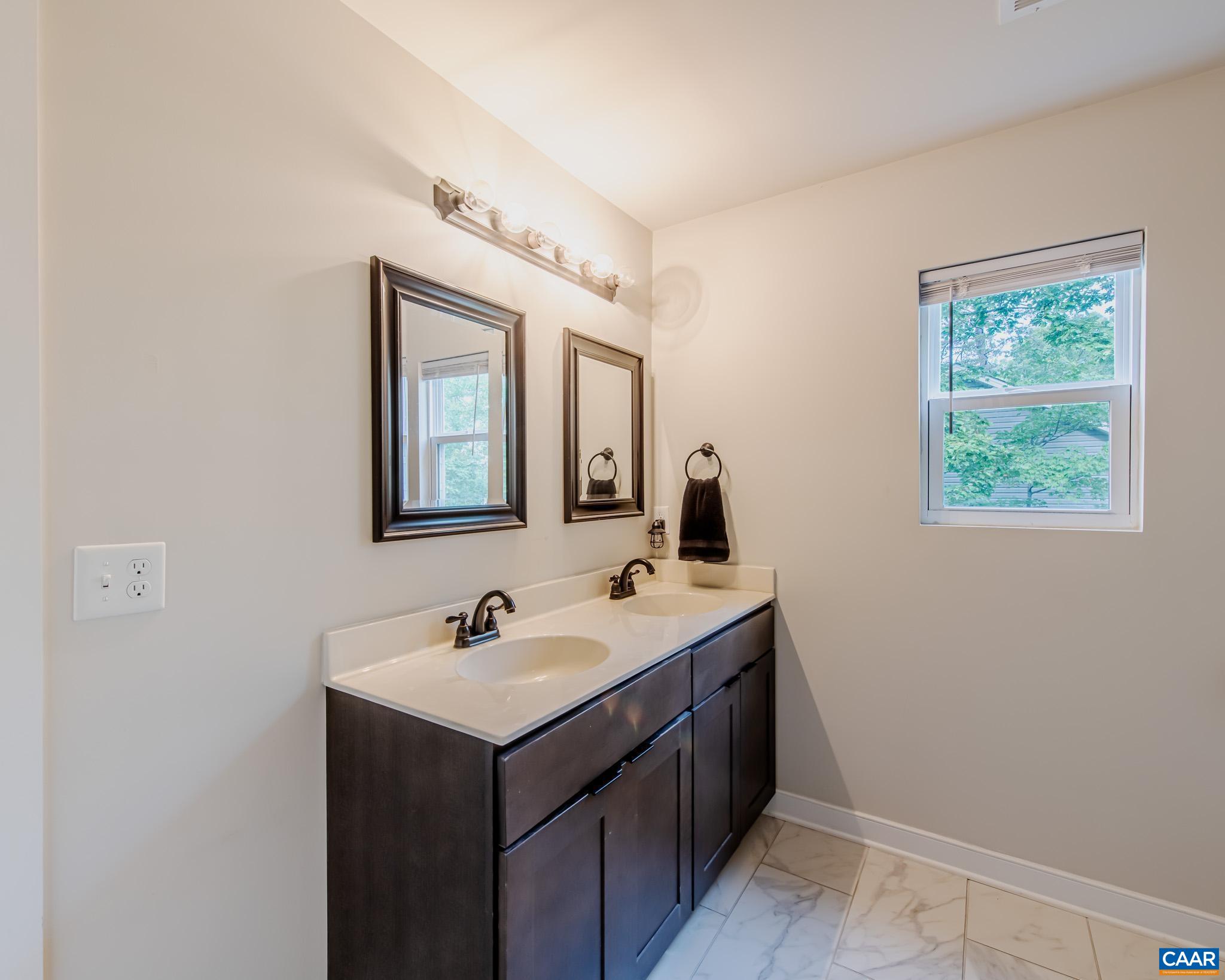 4 DEERWOOD LN, PALMYRA, Virginia 22963, 3 Bedrooms Bedrooms, ,2 BathroomsBathrooms,Residential,4 DEERWOOD LN,669697 MLS # 669697