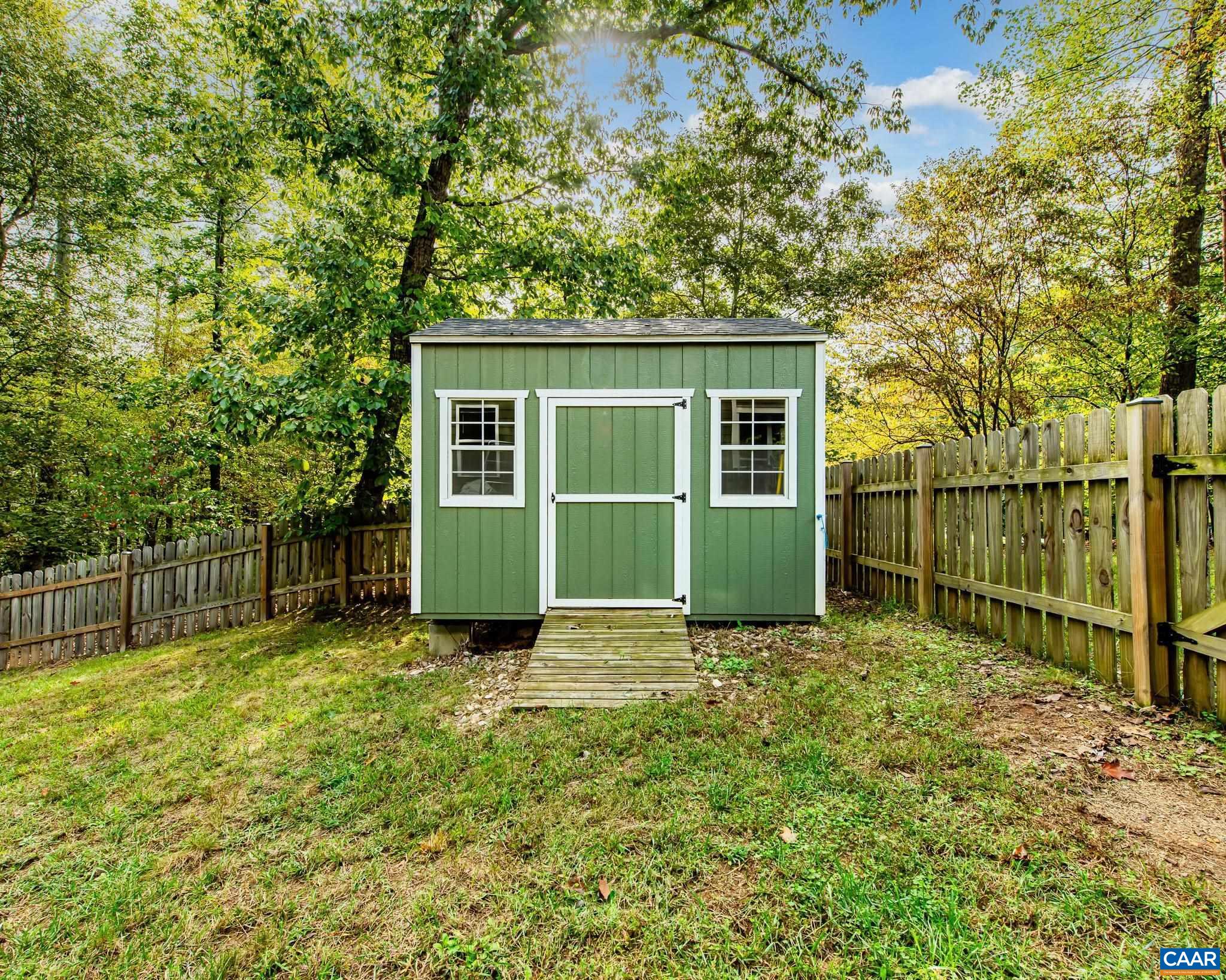 4 DEERWOOD LN, PALMYRA, Virginia 22963, 3 Bedrooms Bedrooms, ,2 BathroomsBathrooms,Residential,4 DEERWOOD LN,669697 MLS # 669697