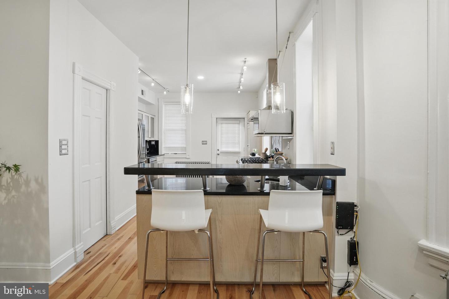 136 R ST NE, WASHINGTON, District Of Columbia 20002, 3 Bedrooms Bedrooms, ,3 BathroomsBathrooms,Residential,For sale,136 R ST NE,DCDC2224564 MLS # DCDC2224564