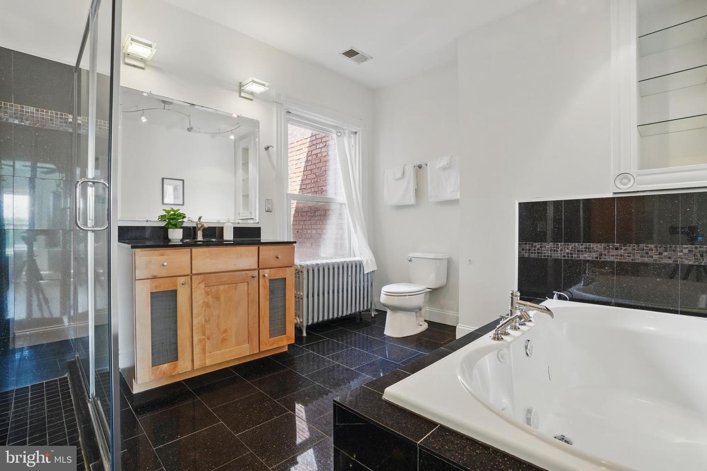 136 R ST NE, WASHINGTON, District Of Columbia 20002, 3 Bedrooms Bedrooms, ,3 BathroomsBathrooms,Residential,For sale,136 R ST NE,DCDC2224564 MLS # DCDC2224564