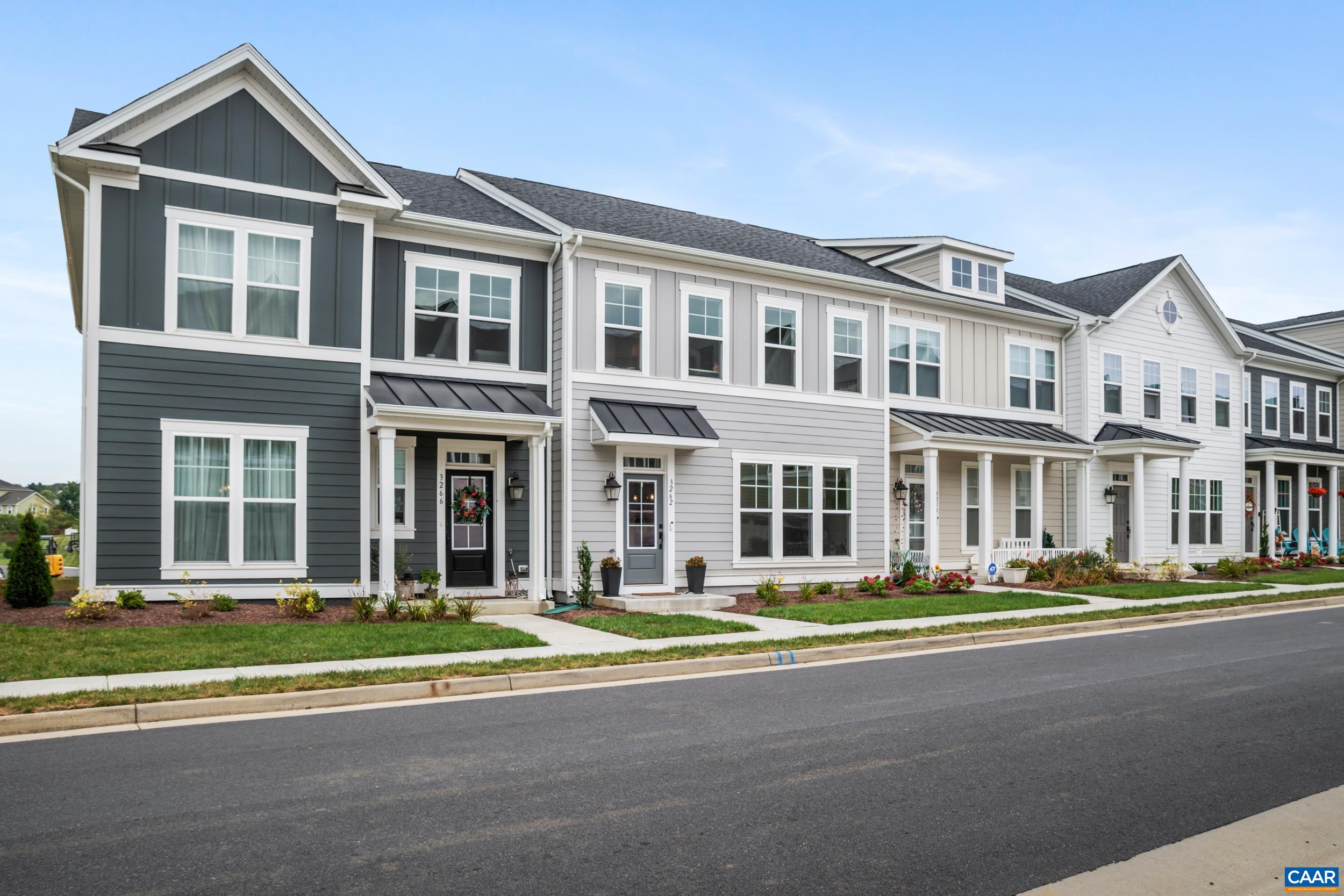 3262 CHARLESTON BLVD, ROCKINGHAM, Virginia 22801, 3 Bedrooms Bedrooms, ,2 BathroomsBathrooms,Residential,Stunning Like-New Luxury Townhouse!,3262 CHARLESTON BLVD,669703 MLS # 669703
