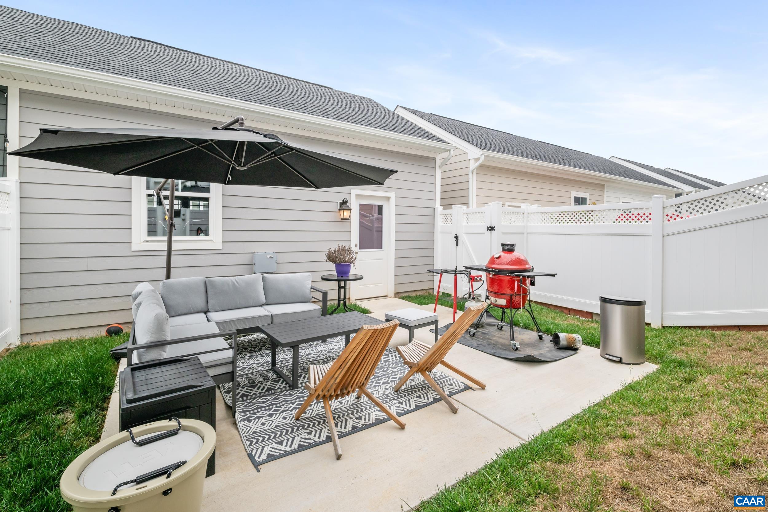 3262 CHARLESTON BLVD, ROCKINGHAM, Virginia 22801, 3 Bedrooms Bedrooms, ,2 BathroomsBathrooms,Residential,Stunning Like-New Luxury Townhouse!,3262 CHARLESTON BLVD,669703 MLS # 669703