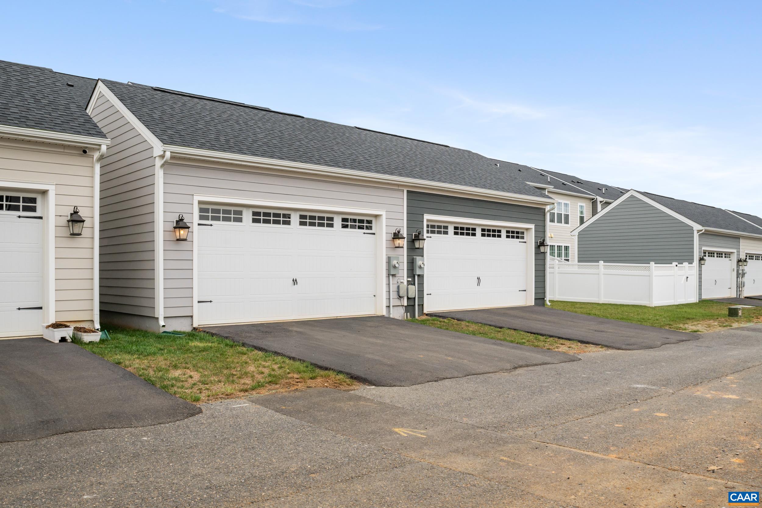 3262 CHARLESTON BLVD, ROCKINGHAM, Virginia 22801, 3 Bedrooms Bedrooms, ,2 BathroomsBathrooms,Residential,Stunning Like-New Luxury Townhouse!,3262 CHARLESTON BLVD,669703 MLS # 669703