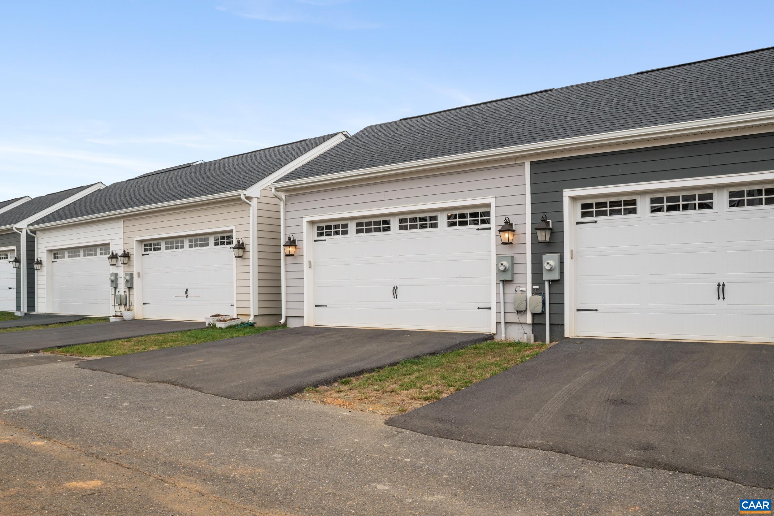 3262 CHARLESTON BLVD, ROCKINGHAM, Virginia 22801, 3 Bedrooms Bedrooms, ,2 BathroomsBathrooms,Residential,Stunning Like-New Luxury Townhouse!,3262 CHARLESTON BLVD,669703 MLS # 669703