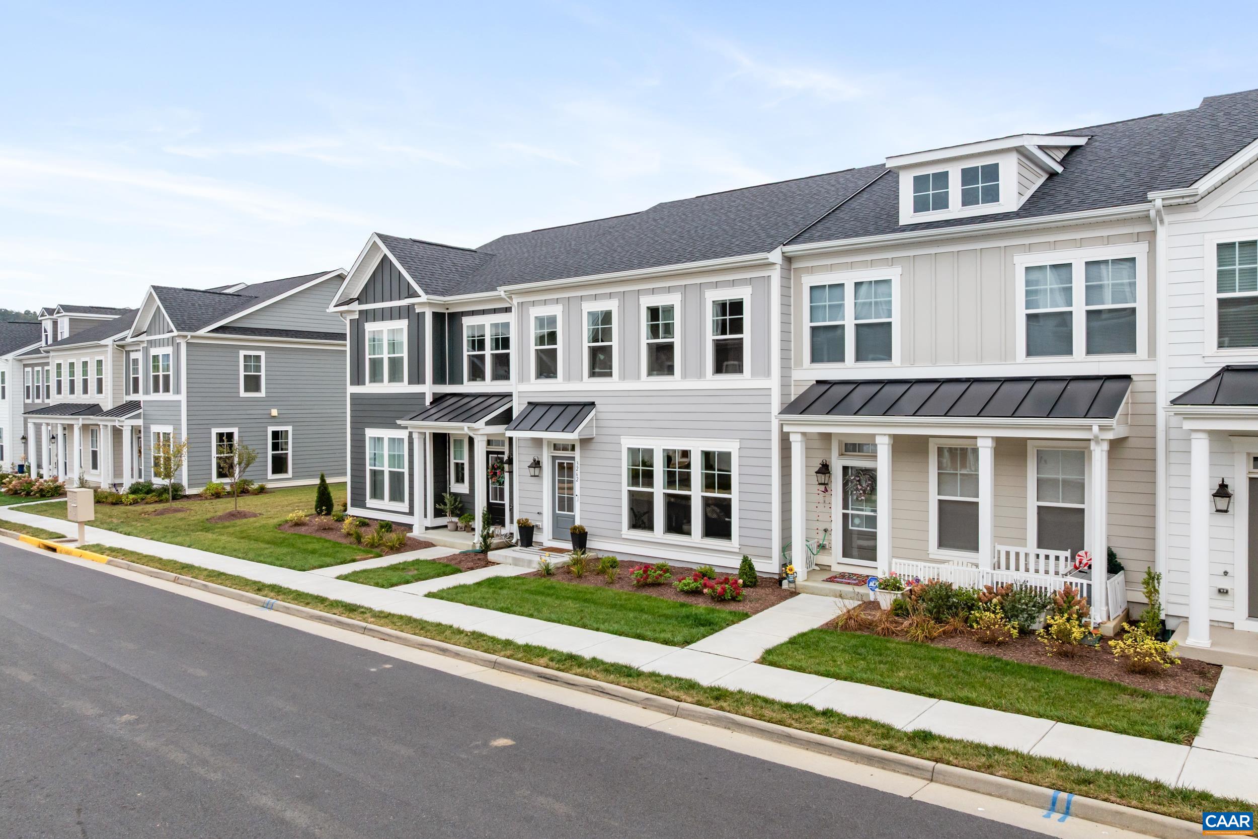 3262 CHARLESTON BLVD, ROCKINGHAM, Virginia 22801, 3 Bedrooms Bedrooms, ,2 BathroomsBathrooms,Residential,Stunning Like-New Luxury Townhouse!,3262 CHARLESTON BLVD,669703 MLS # 669703
