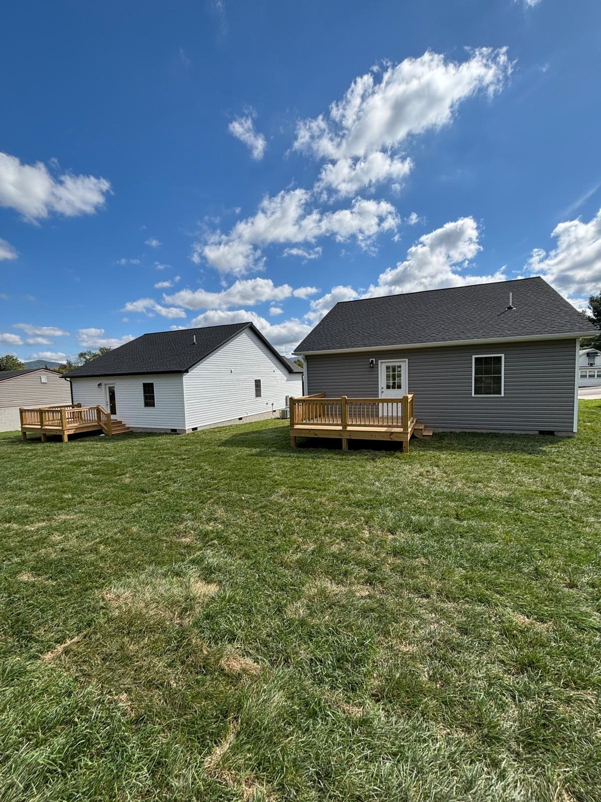 905 FAIRFAX AVE, WAYNESBORO, Virginia 22980, 3 Bedrooms Bedrooms, ,2 BathroomsBathrooms,Residential,905 FAIRFAX AVE,669705 MLS # 669705