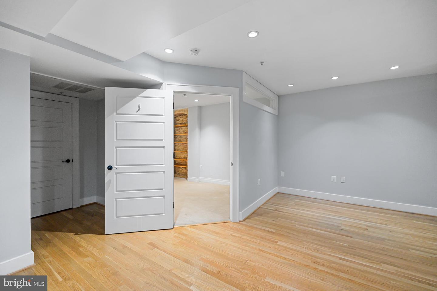 1109 M ST NW #1, WASHINGTON, District Of Columbia 20005, 1 Bedroom Bedrooms, ,1 BathroomBathrooms,Residential,For sale,1109 M ST NW #1,DCDC2224824 MLS # DCDC2224824