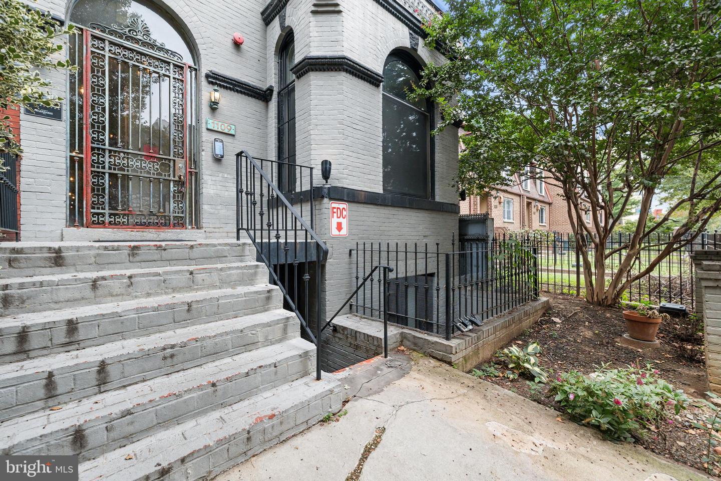1109 M ST NW #1, WASHINGTON, District Of Columbia 20005, 1 Bedroom Bedrooms, ,1 BathroomBathrooms,Residential,For sale,1109 M ST NW #1,DCDC2224824 MLS # DCDC2224824