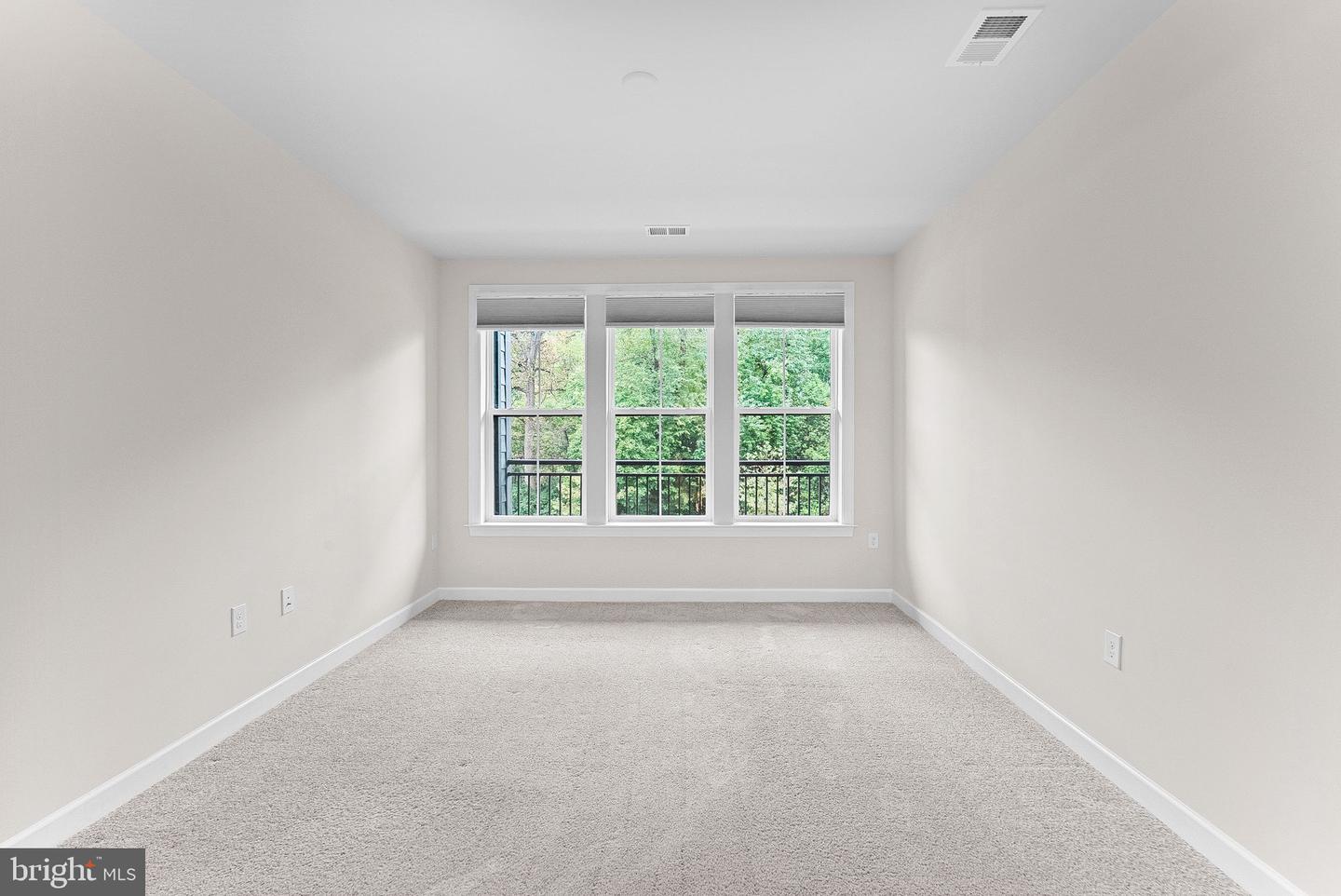3925 FAIR RIDGE DR #305, FAIRFAX, Virginia 22033, 2 Bedrooms Bedrooms, ,2 BathroomsBathrooms,Residential,For sale,3925 FAIR RIDGE DR #305,VAFX2269974 MLS # VAFX2269974